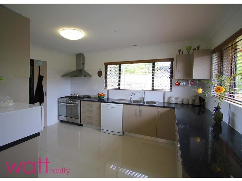 8 Chateau Street, Carseldine QLD 4034