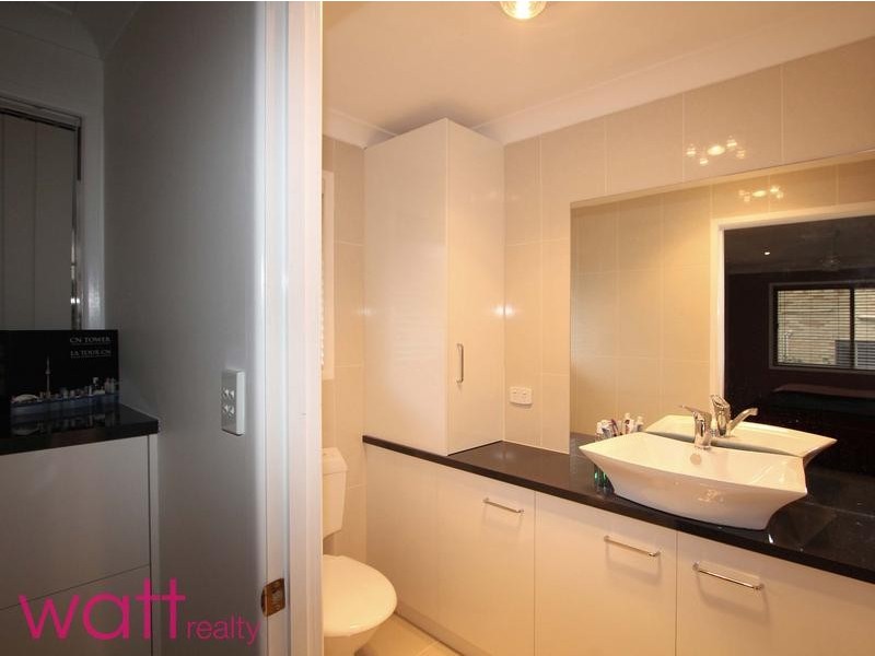 8 Chateau Street, Carseldine QLD 4034