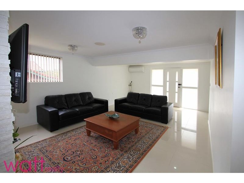 8 Chateau Street, Carseldine QLD 4034