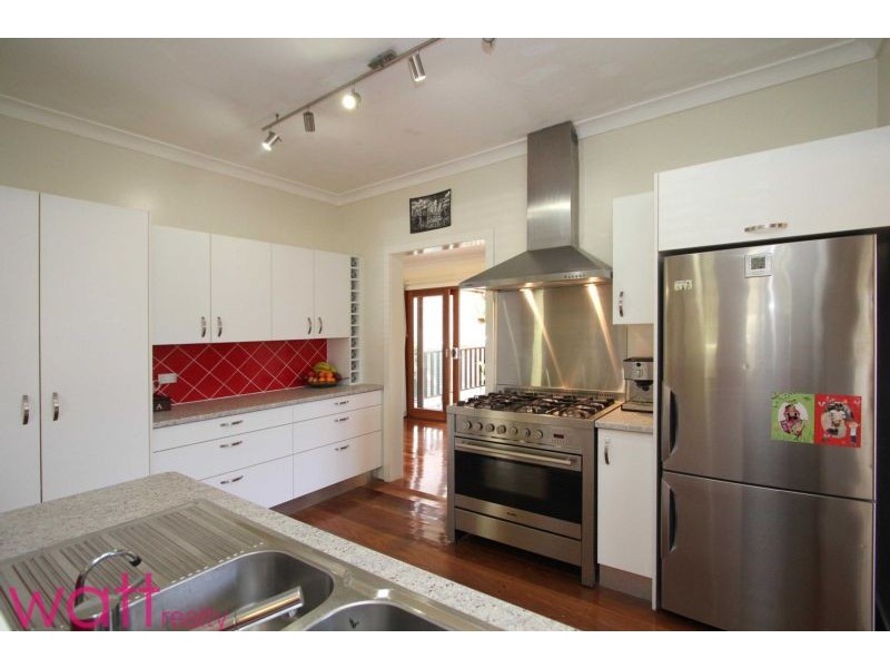 18 Hutton Rd, Aspley QLD 4034