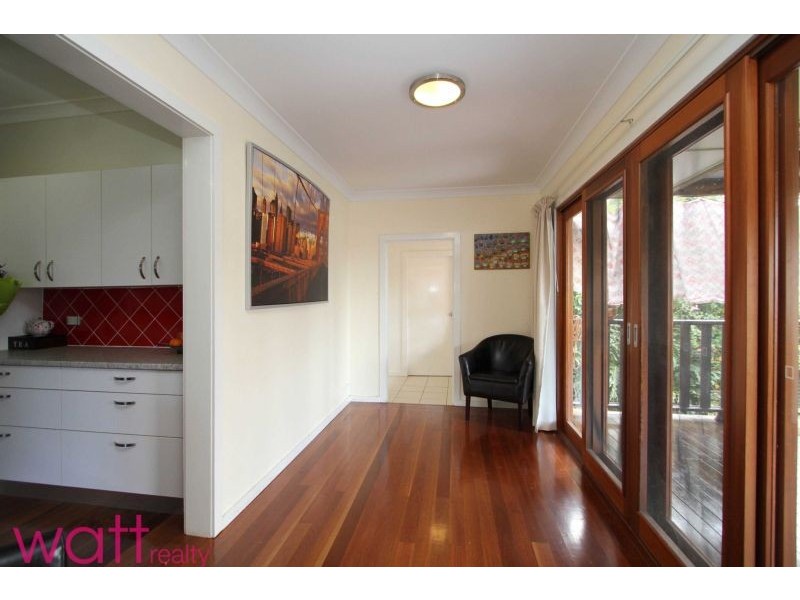 18 Hutton Rd, Aspley QLD 4034