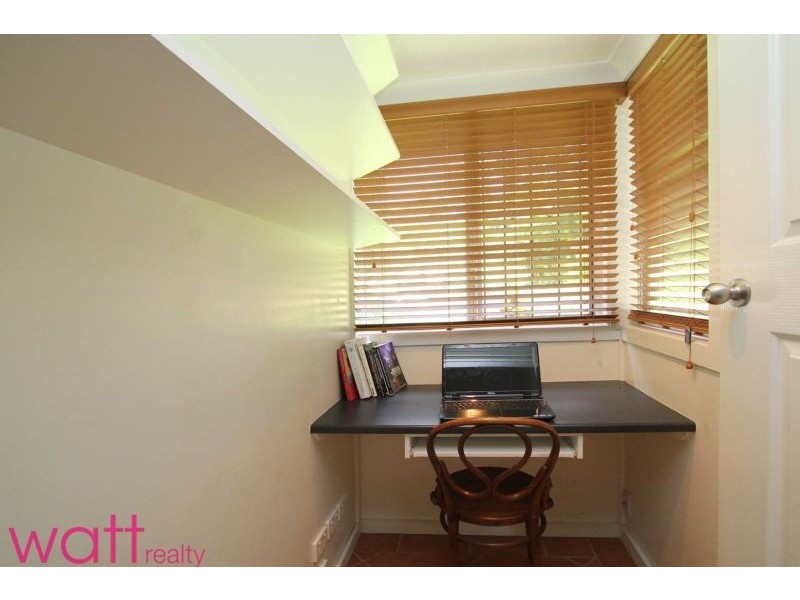 18 Hutton Rd, Aspley QLD 4034