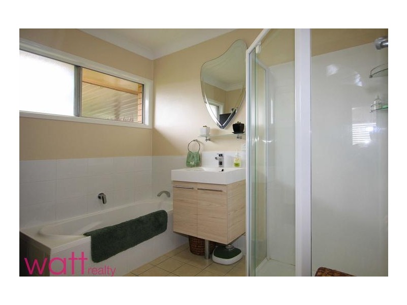 8 Benyon Street, Wavell Heights QLD 4012