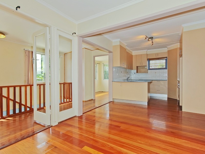 25 Eastbourne Street, Chermside West QLD 4032