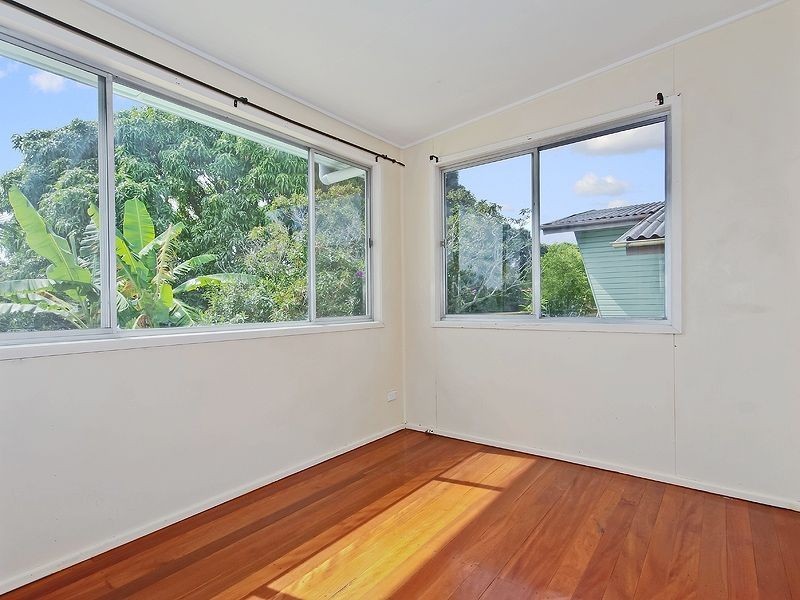 25 Eastbourne Street, Chermside West QLD 4032