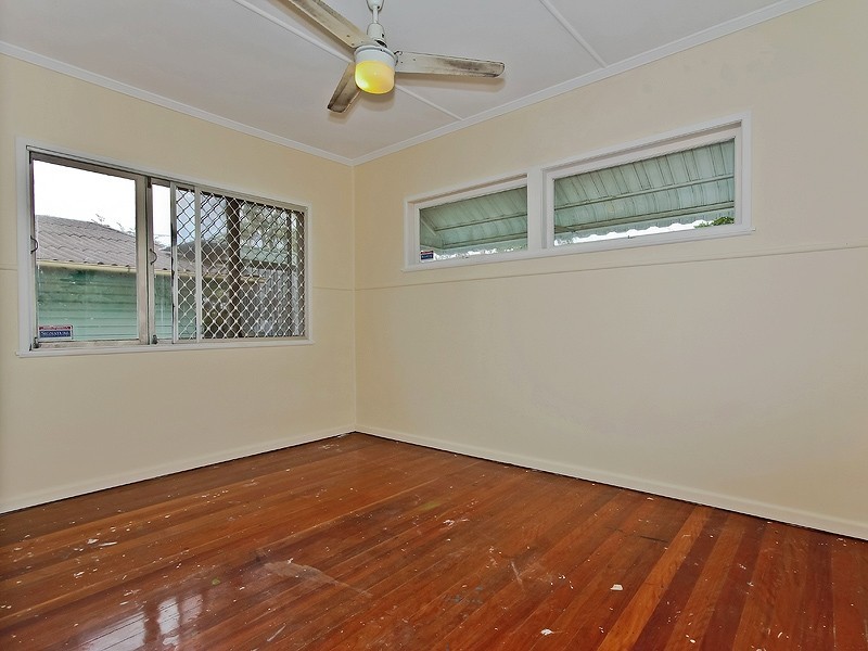 25 Eastbourne Street, Chermside West QLD 4032