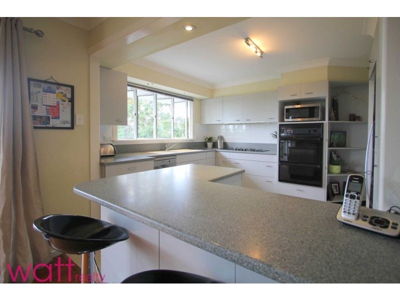 17 Pangeza Street, Stafford Heights QLD 4053