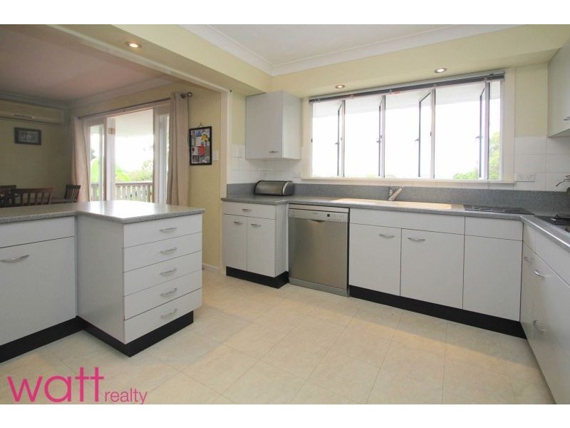 17 Pangeza Street, Stafford Heights QLD 4053