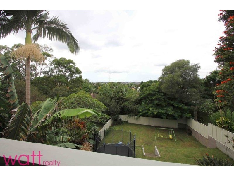 17 Pangeza Street, Stafford Heights QLD 4053