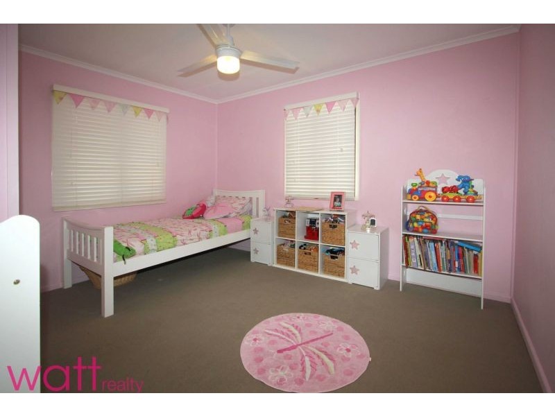 17 Pangeza Street, Stafford Heights QLD 4053