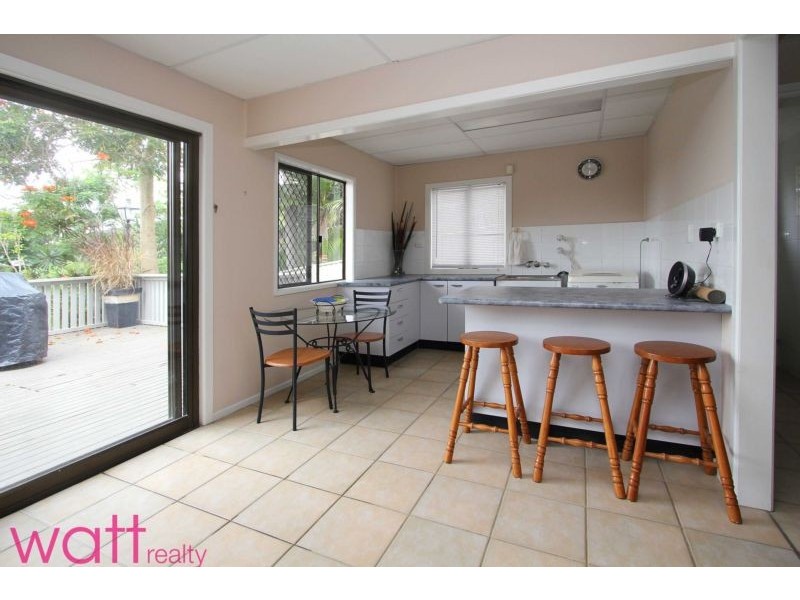 17 Pangeza Street, Stafford Heights QLD 4053