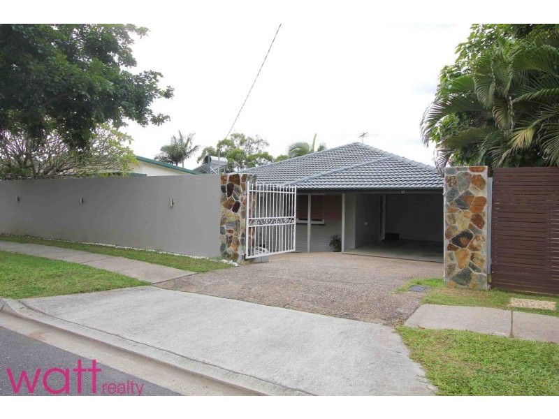 17 Pangeza Street, Stafford Heights QLD 4053
