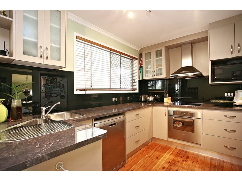 251 Patricks Rd, Ferny Hills QLD 4055