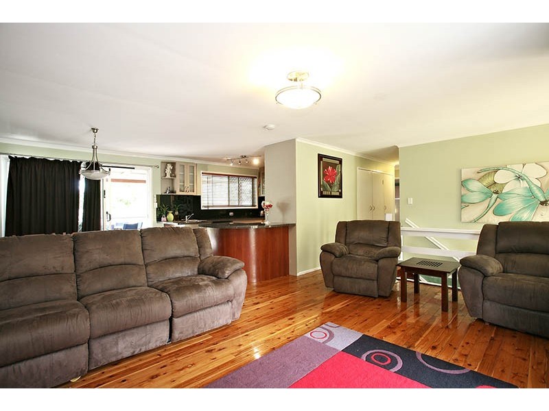251 Patricks Rd, Ferny Hills QLD 4055