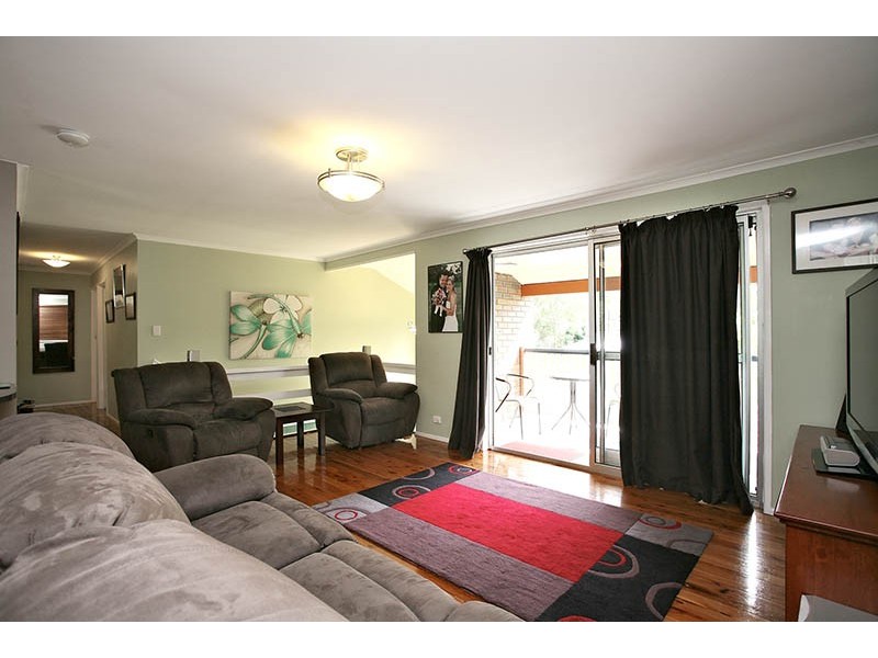 251 Patricks Rd, Ferny Hills QLD 4055