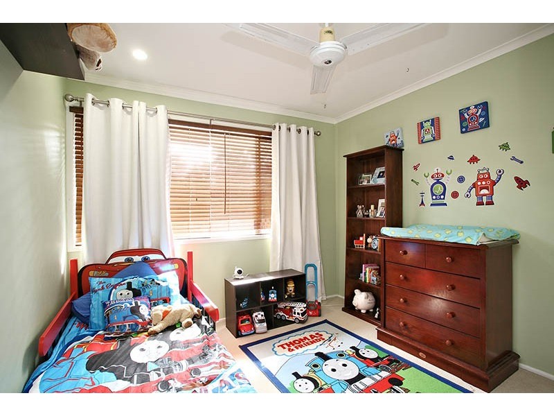 251 Patricks Rd, Ferny Hills QLD 4055