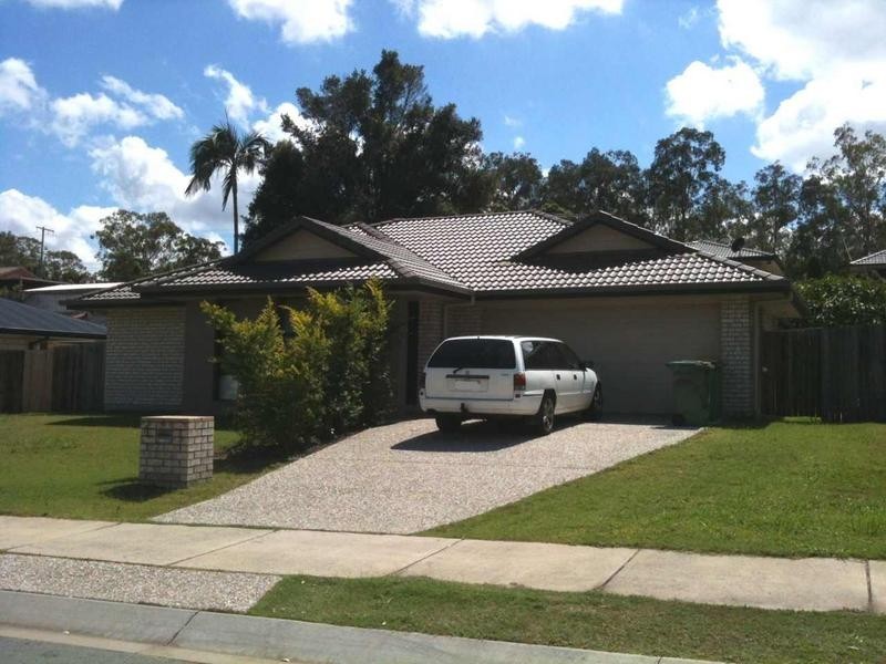 104 High Street, Blackstone QLD 4304