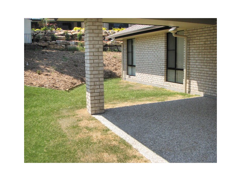 104 High Street, Blackstone QLD 4304