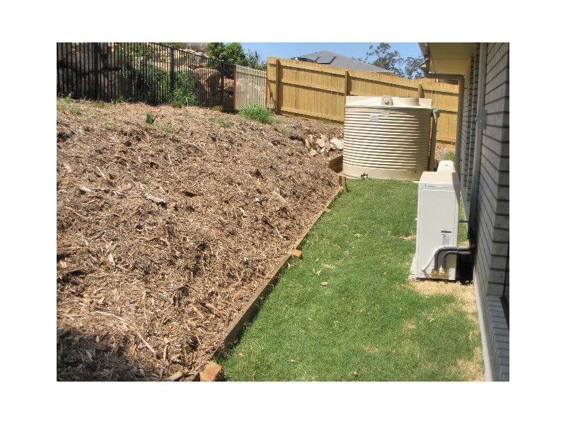 104 High Street, Blackstone QLD 4304