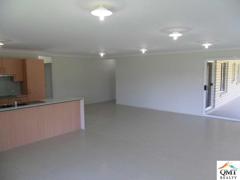 17 Cockatoo Drive, Adare QLD 4343