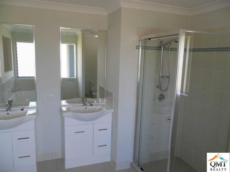 17 Cockatoo Drive, Adare QLD 4343