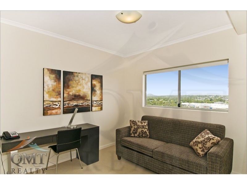 204/11 Ellenborough Street, Woodend QLD 4305