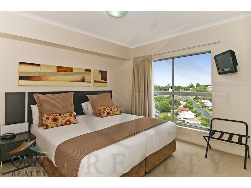 204/11 Ellenborough Street, Woodend QLD 4305