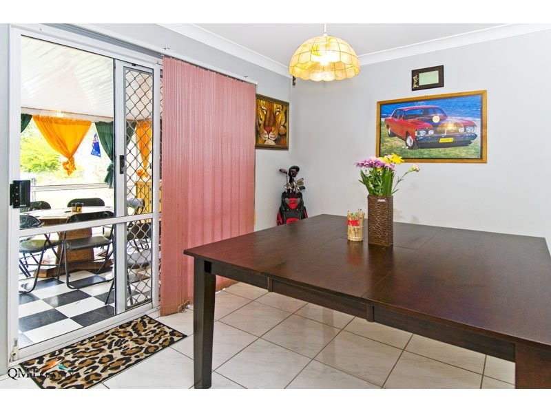 11 Helmet Court, Hillcrest QLD 4118