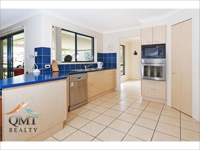 13 Mountain View Crescent, Mount Warren Park QLD 4207