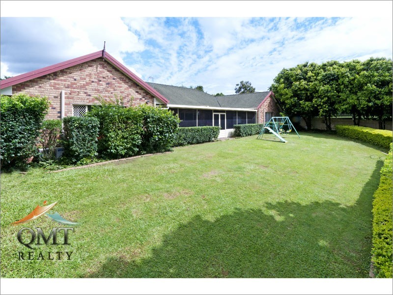 15 Castle Hill Drive, Murrumba Downs QLD 4503
