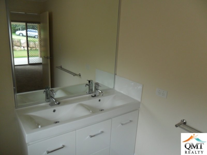 1 Walter Street, Blackstone QLD 4304