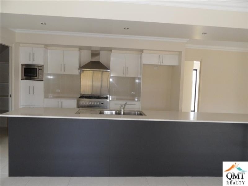 16 Beechwood Close, Stretton QLD 4116