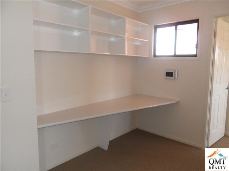 16 Beechwood Close, Stretton QLD 4116