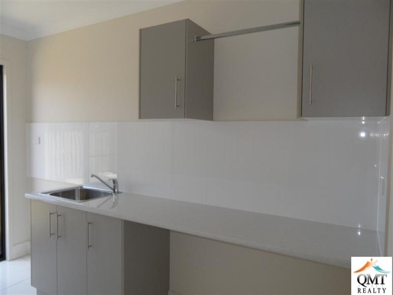 16 Beechwood Close, Stretton QLD 4116