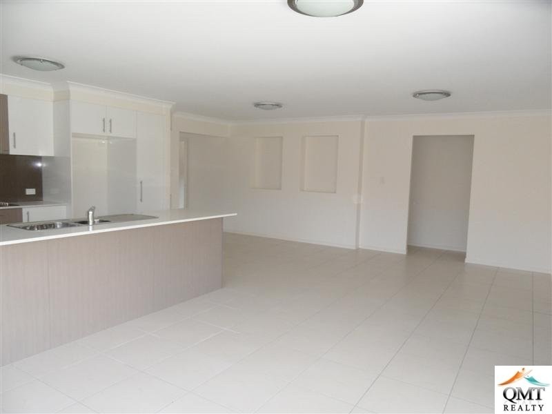 24 Coalstoun Crossing, Waterford QLD 4133