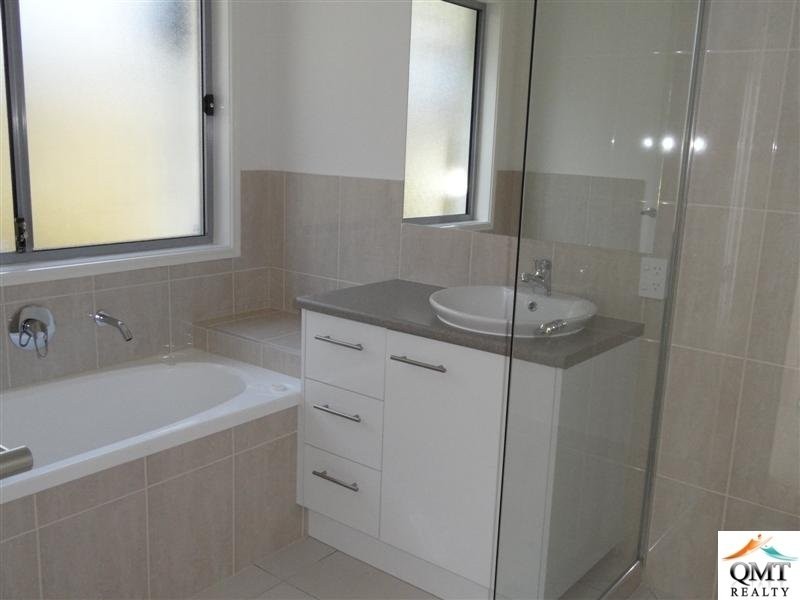 24 Coalstoun Crossing, Waterford QLD 4133