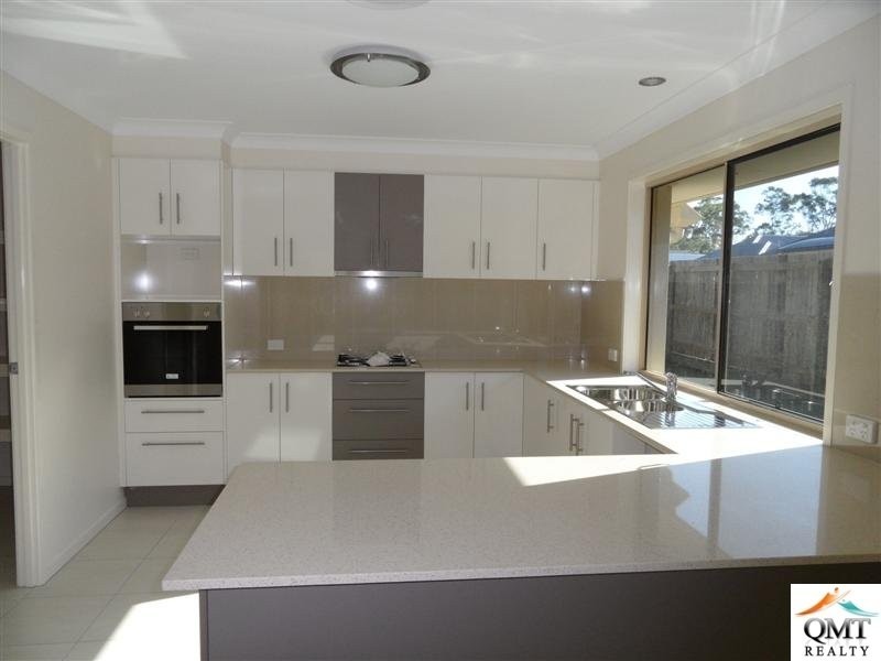 28 Coalstoun Crossing, Waterford QLD 4133