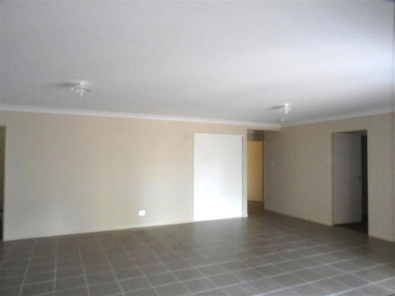 38 Neilson Court, Riverview QLD 4303