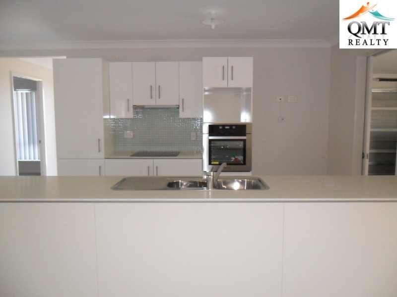 11 Goddards Road, Yamanto QLD 4305