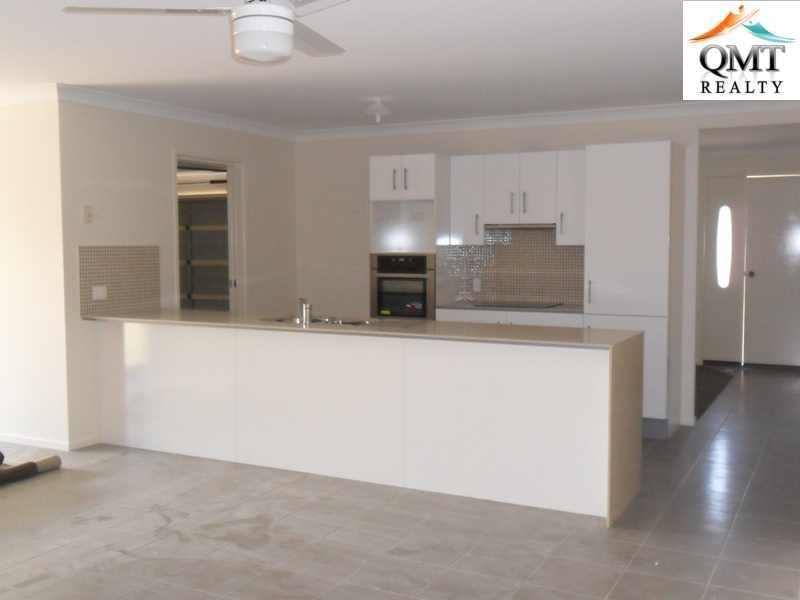 4 Iris Court, Yamanto QLD 4305