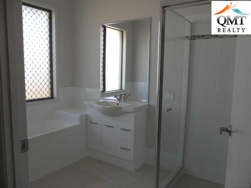 11 Iris Court, Yamanto QLD 4305