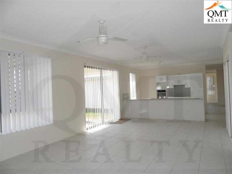 9 Iris Court, Yamanto QLD 4305