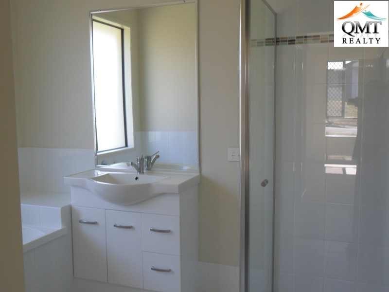 9 Iris Court, Yamanto QLD 4305