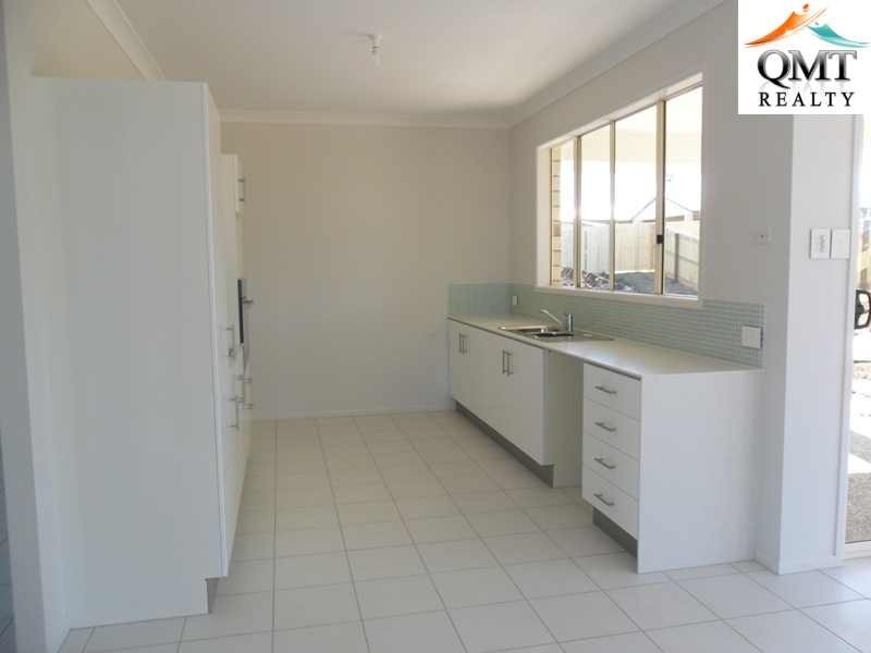 1 Iris Court, Yamanto QLD 4305