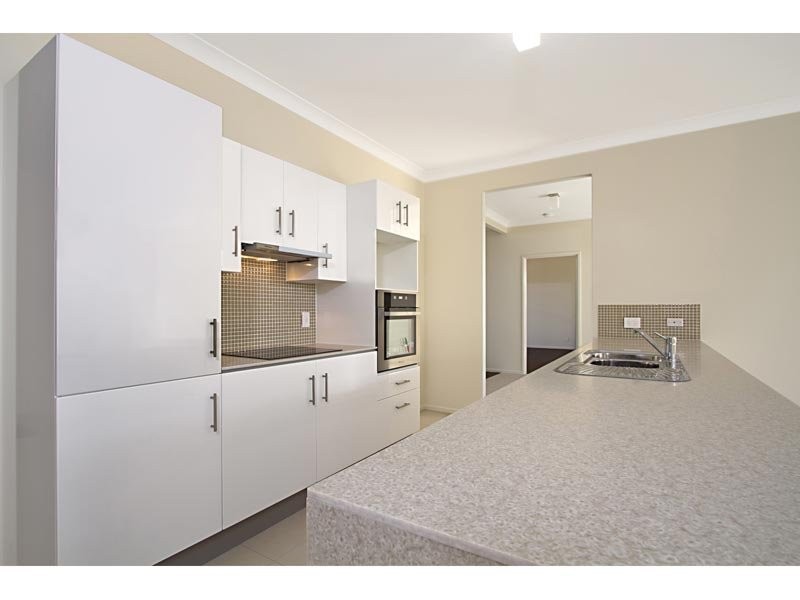 2 Lilly Court, Yamanto QLD 4305
