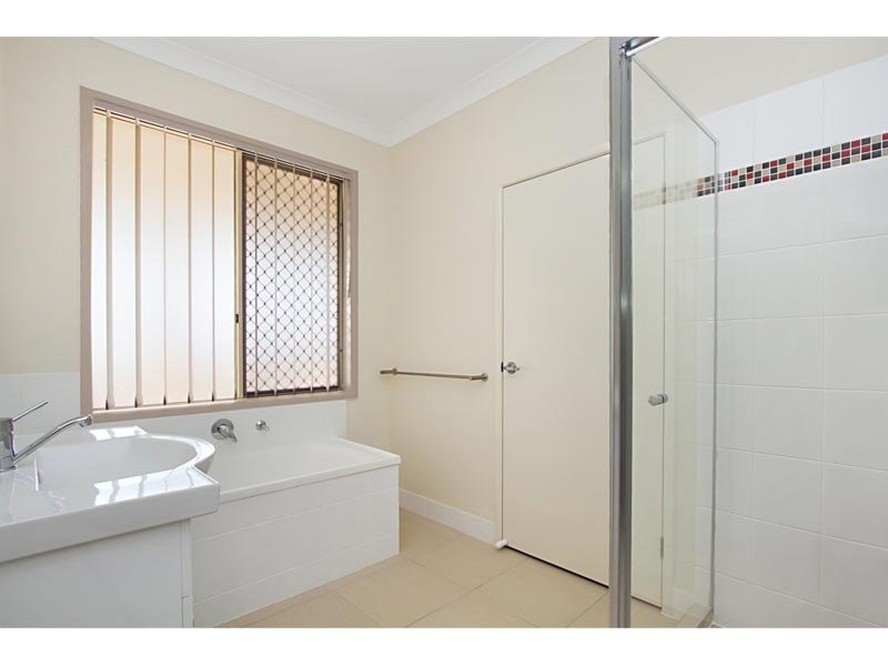 2 Lilly Court, Yamanto QLD 4305