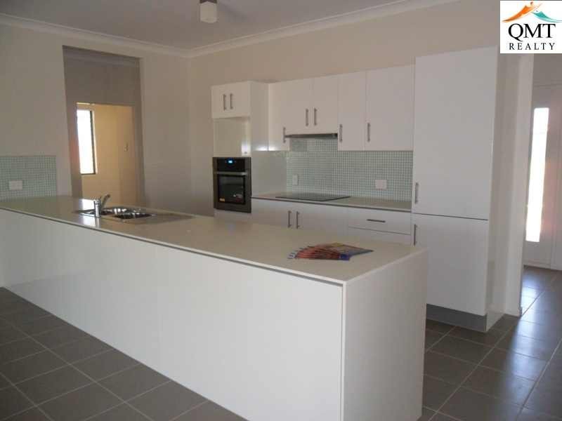 Yamanto QLD 4305