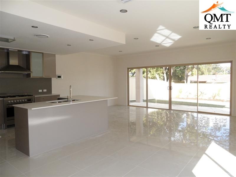 7b Gamenya Drive, Springwood QLD 4127