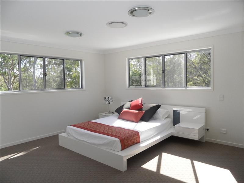 5 Pennington Street, Wakerley QLD 4154