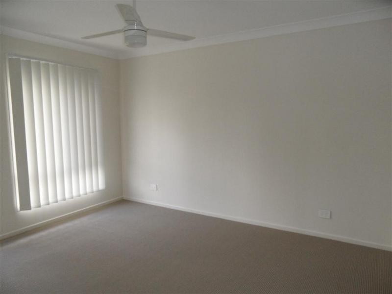 90 High Street, Blackstone QLD 4304
